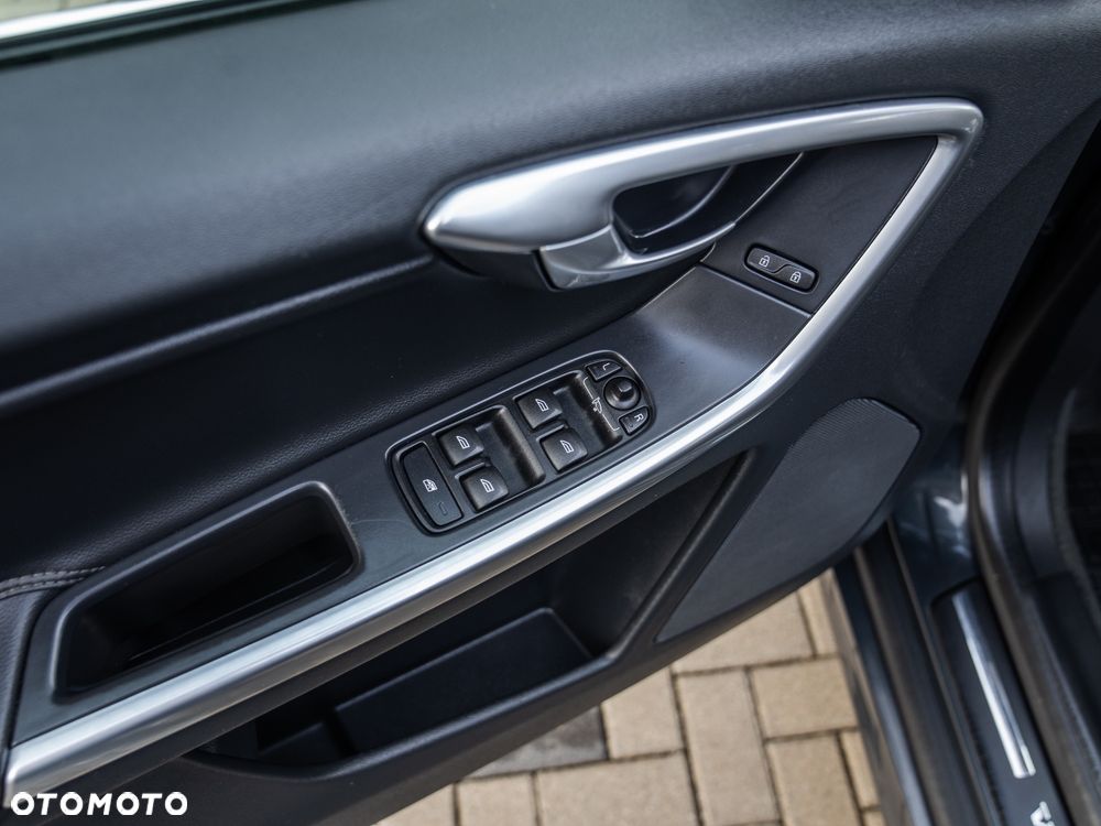 Volvo XC 60 D3 Momentum - 35