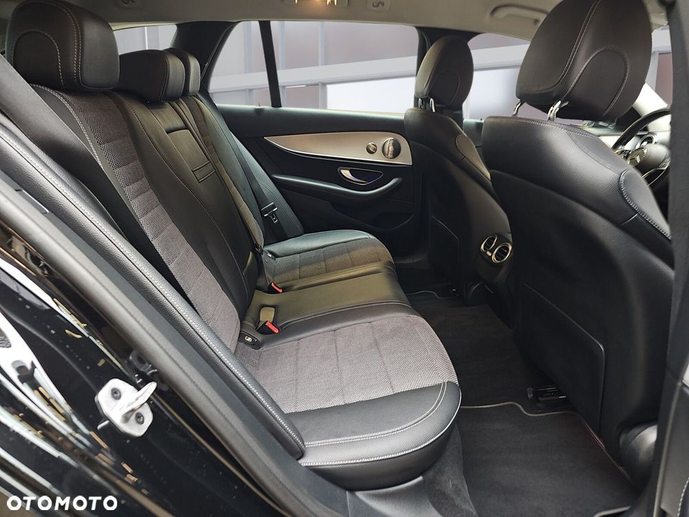 Mercedes-Benz Klasa E 220 d 4-Matic - 10