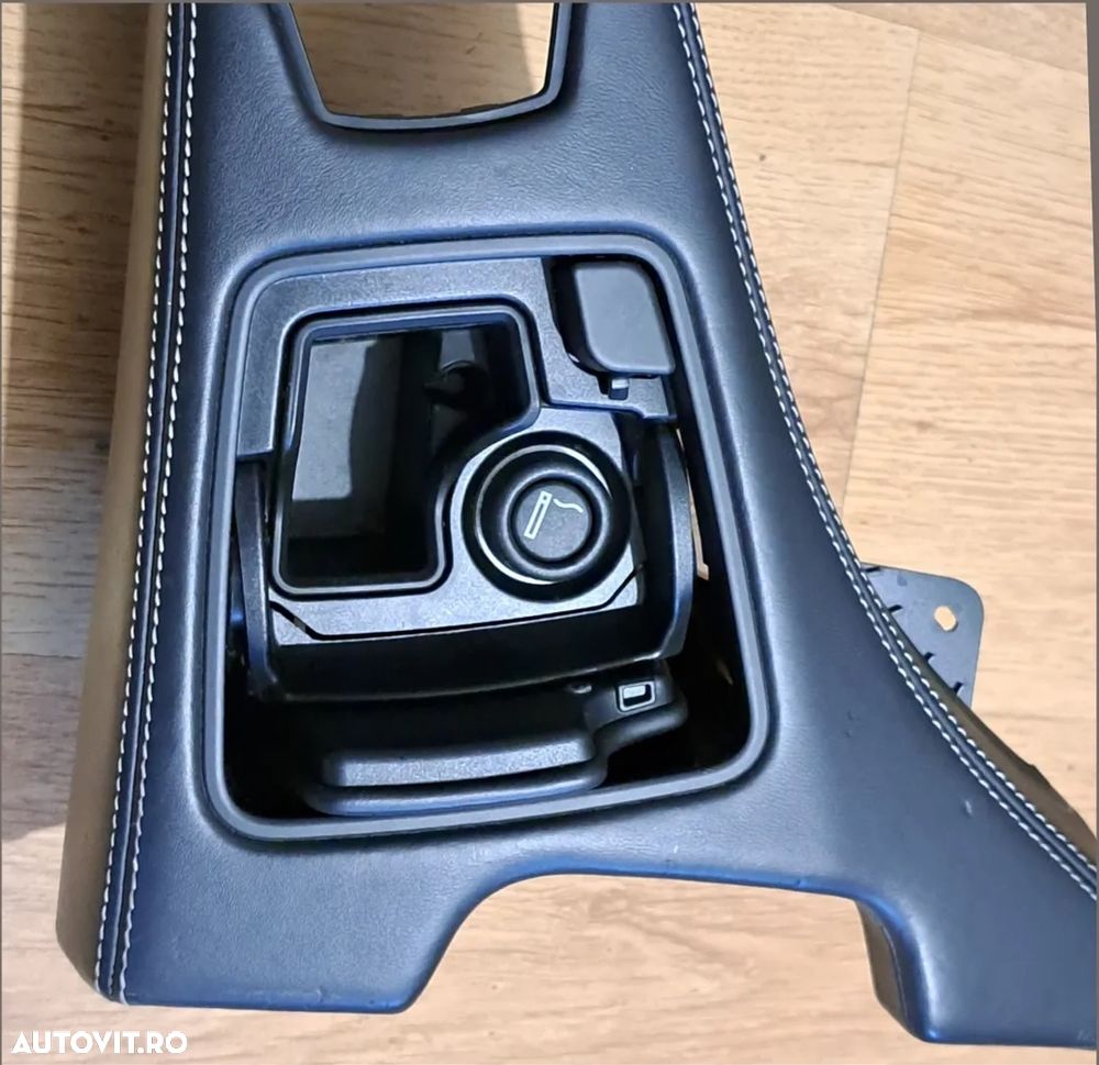 Ornament consola centrala din piele neagra, cusatura contrastanta si scrumiera cu bricheta bmw F06 F12 F13 - 3
