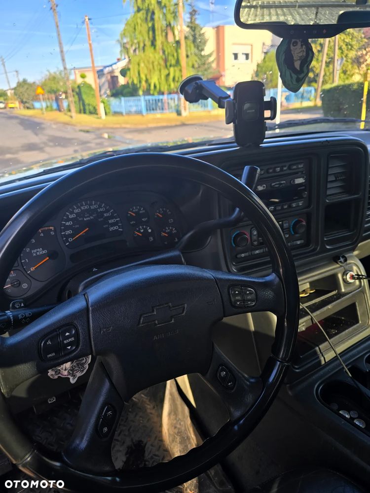 Chevrolet Silverado - 3