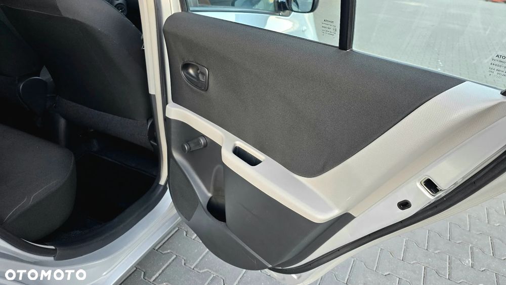 Toyota Yaris - 29