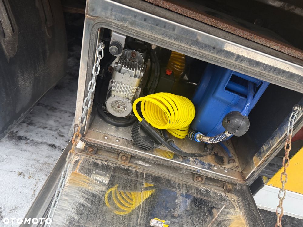 Mitsubishi Fuso Pomoc Płyta 86000 km - 7