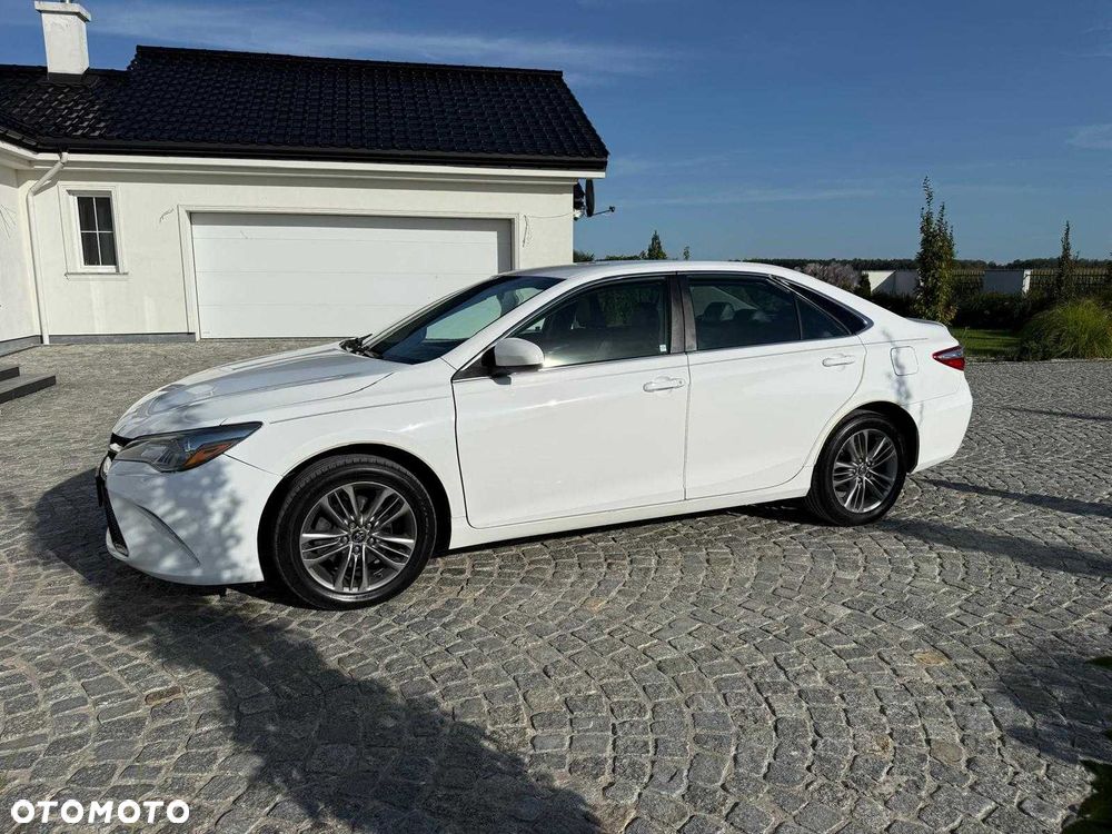 Toyota Camry - 3
