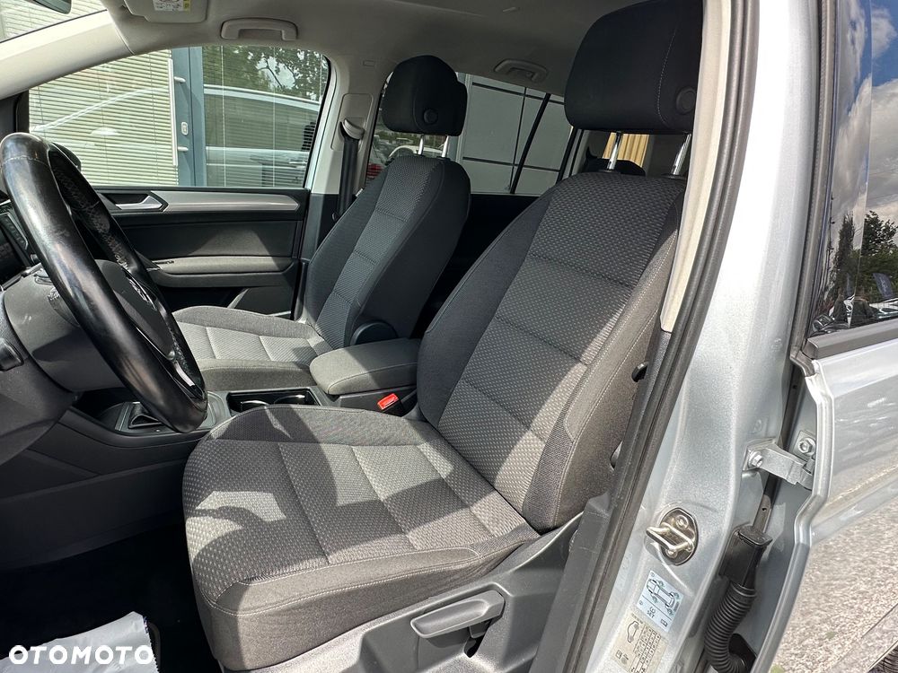 Volkswagen Touran 1.6 TDI SCR BlueMotion Technology DSG Comfortline - 10