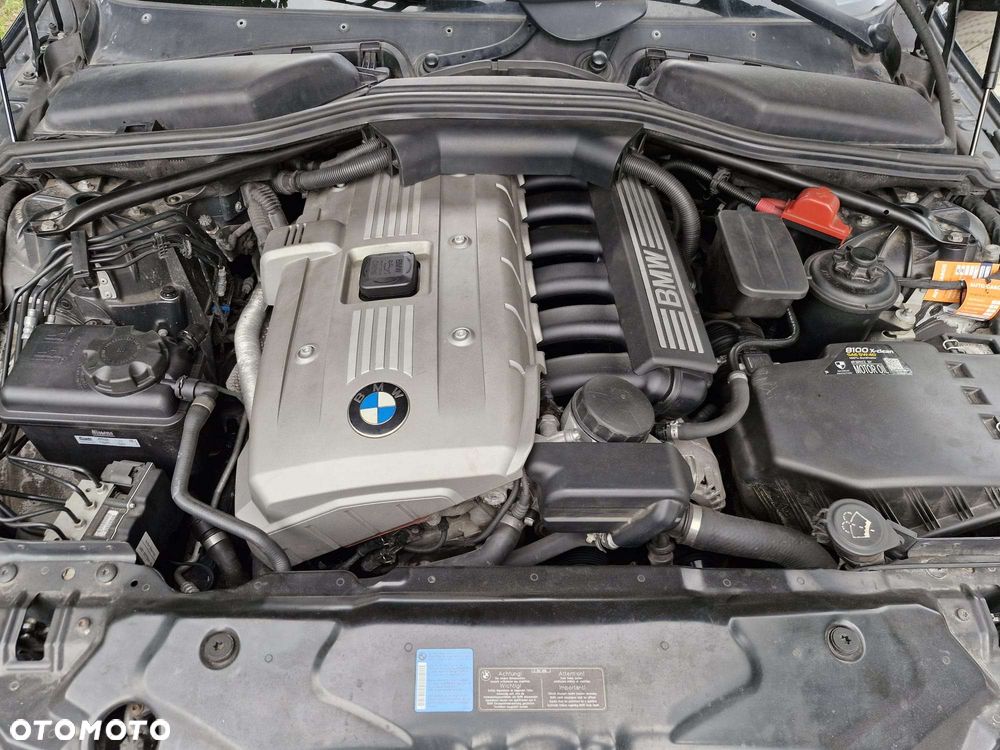 BMW Seria 5 523i - 16