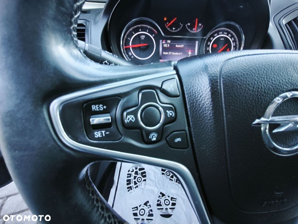 Opel Insignia - 12