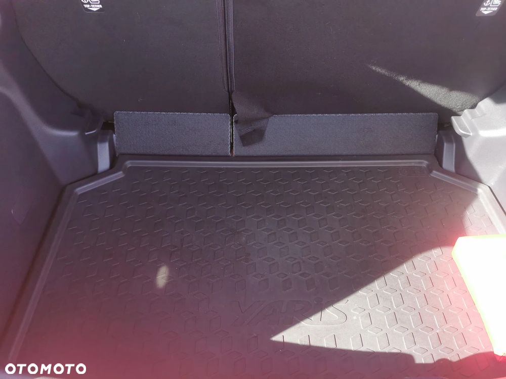Toyota Yaris Hybrid 1.5 Premiere Edition - 25