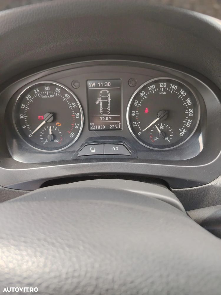 Skoda RAPID 1.6 TDI Ambition Green tec - 8