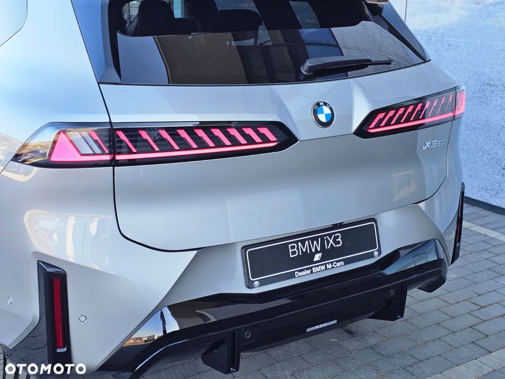 BMW iX3 - 12