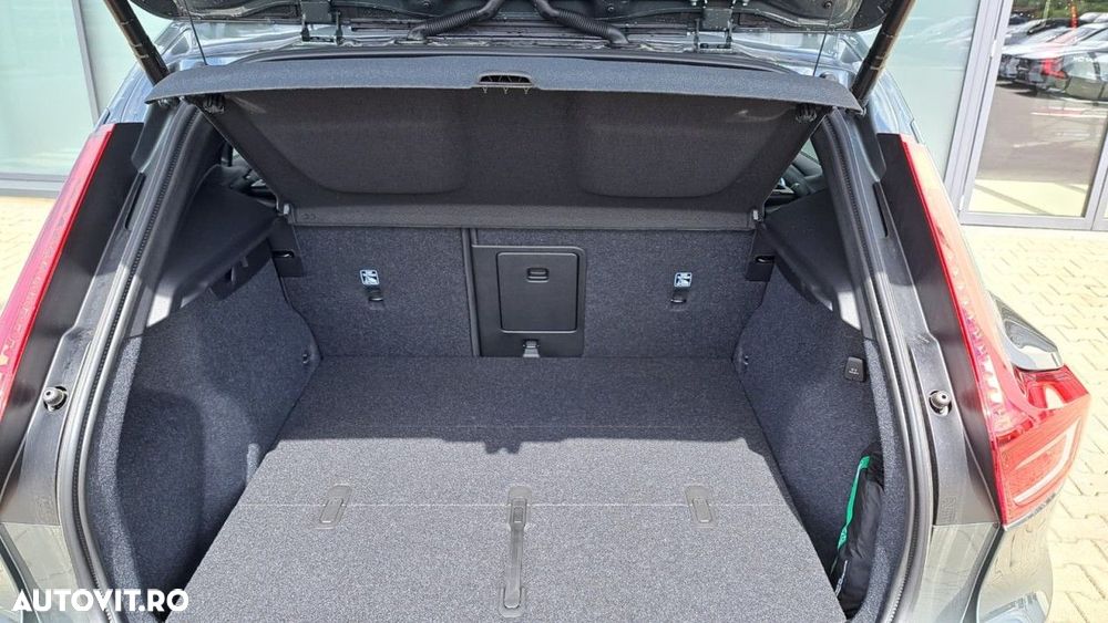 Volvo XC 40 B3 AT FWD MHEV Core - 11