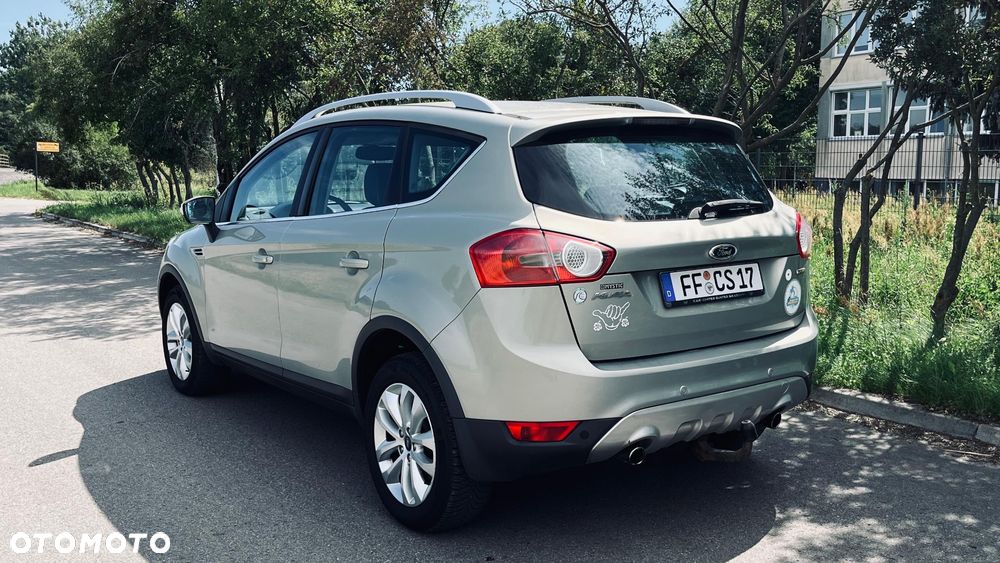 Ford Kuga 2.0 TDCi 2x4 Titanium - 12