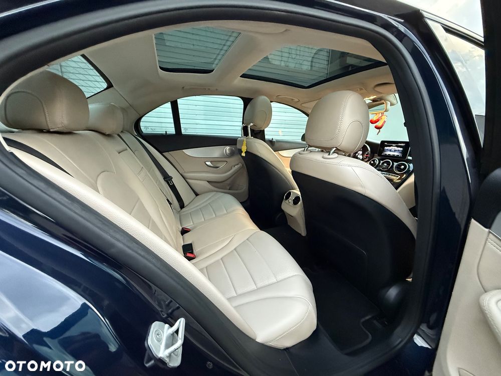 Mercedes-Benz Klasa C 300 7G-TRONIC - 21
