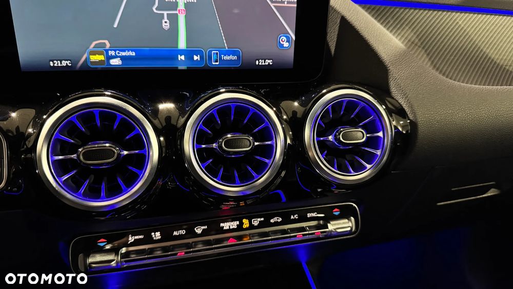 Mercedes-Benz GLA 200 AMG Line - 25