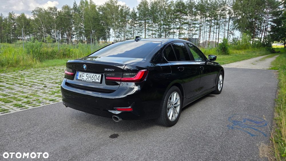 BMW Seria 3 330i - 3