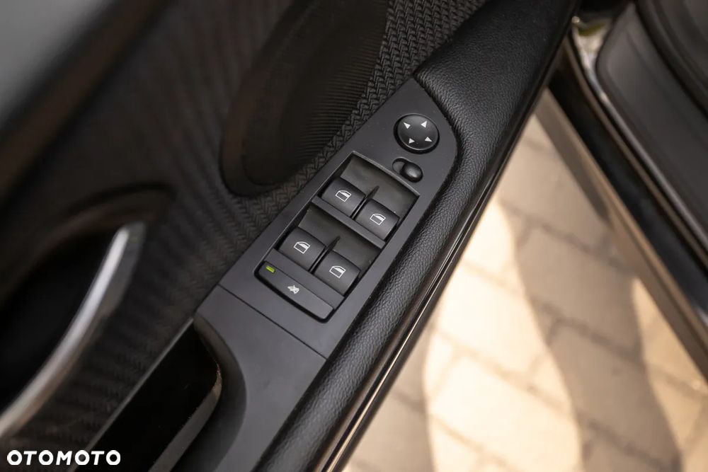BMW Seria 3 318d DPF Edition Sport - 19