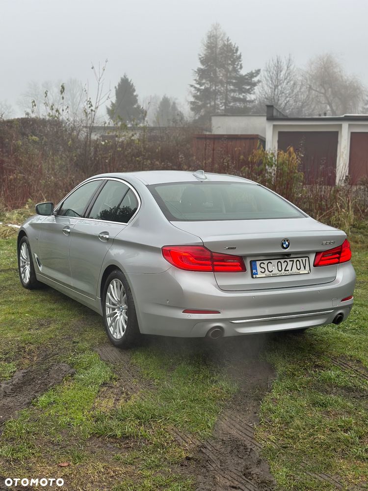 BMW Seria 5 530i xDrive Luxury Line - 4
