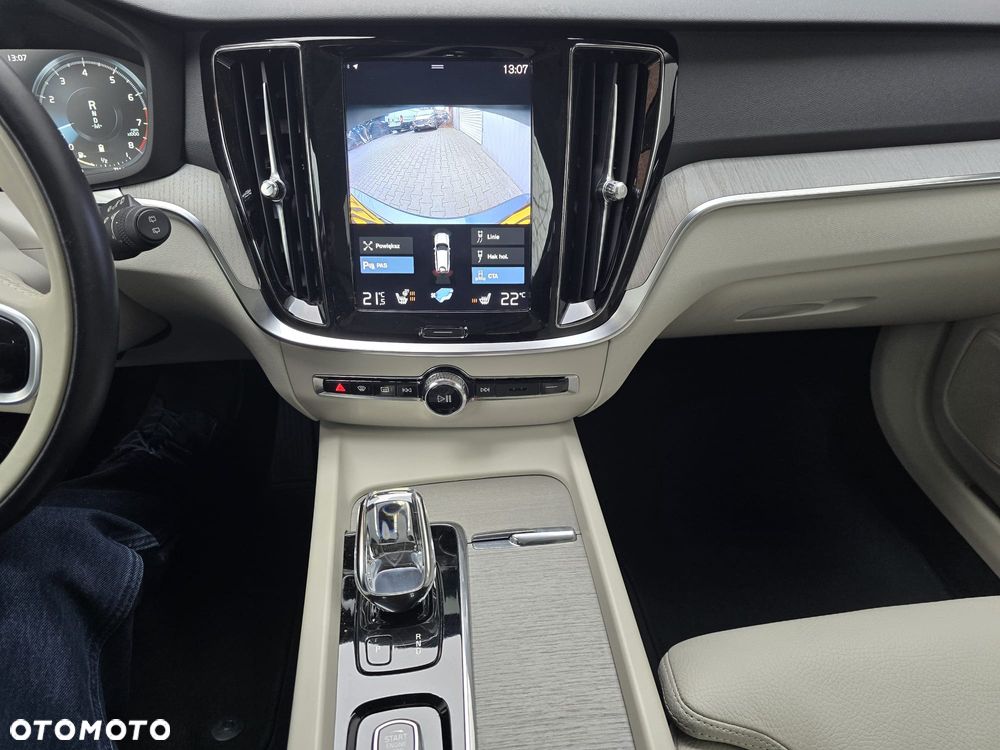 Volvo V60 T4 Geartronic R-Design - 10