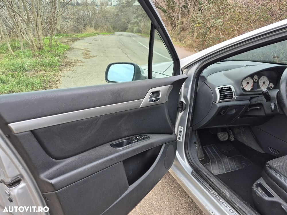 Peugeot 407 2.0HDi ST Sport FAP Aut - 32