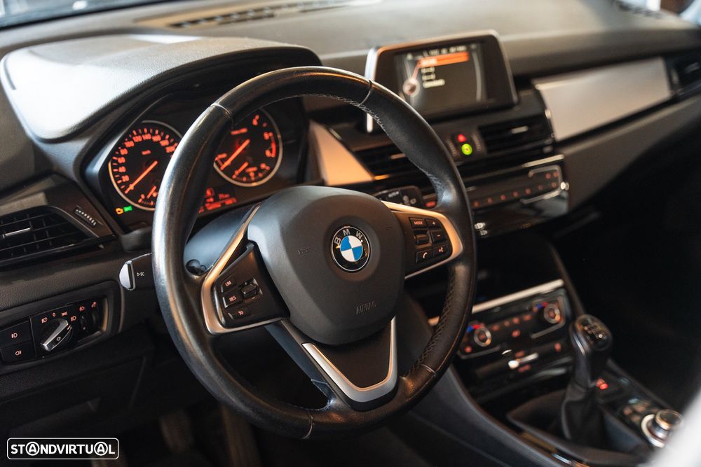 BMW 214 Active Tourer d Luxury Line - 9