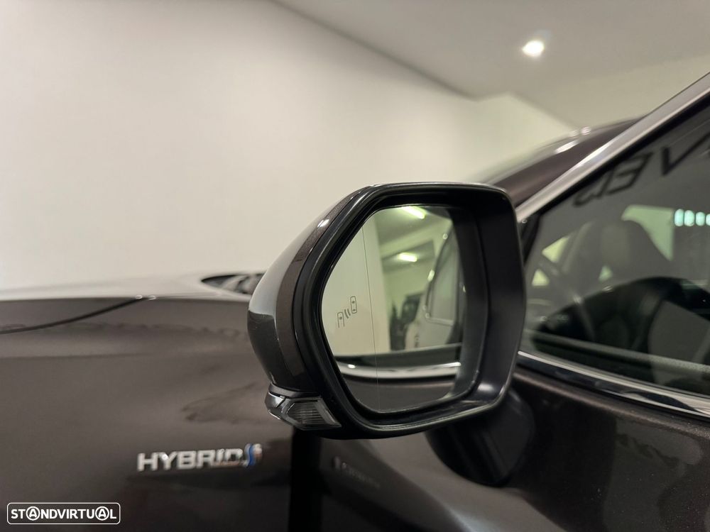 Toyota Camry 2.5 Hybrid Luxury - 58