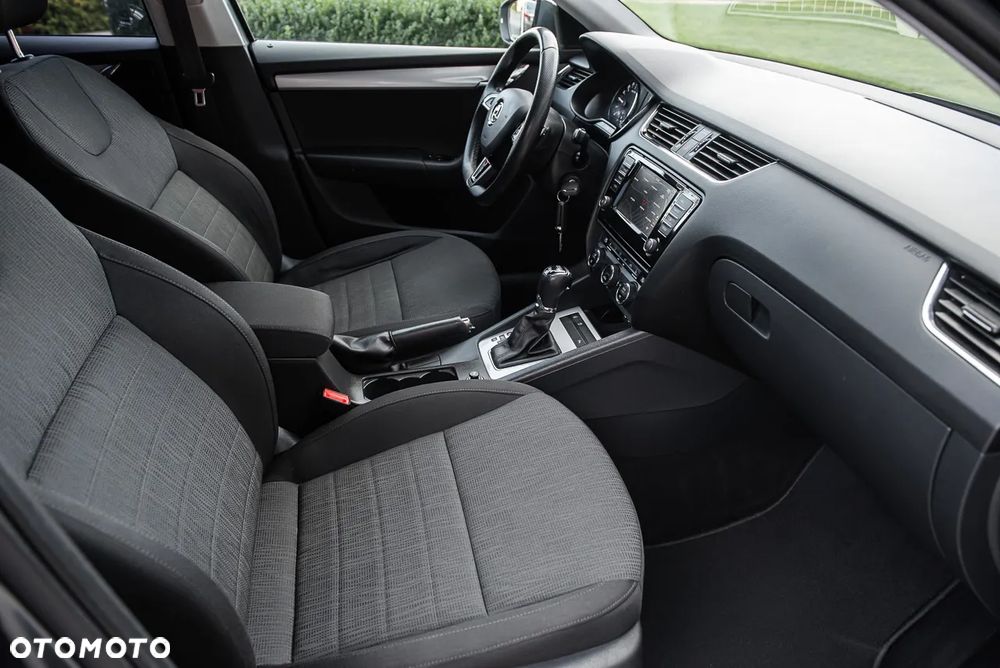 Skoda Octavia 2.0 TDI SCR 4x4 Style DSG - 8