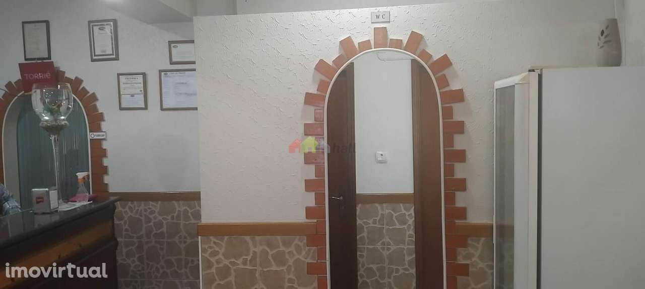 Trespasse Pastelaria/Comércio junto ao tribunal, no centro da Moita - Grande imagem: 5/15
