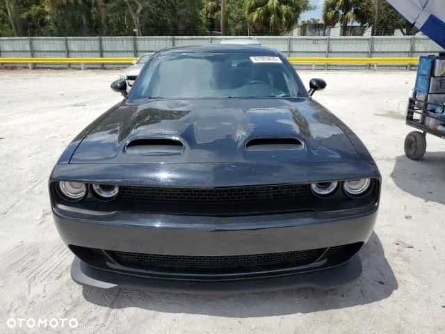 Dodge Challenger - 1