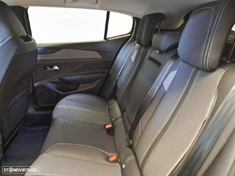 Peugeot 408 1.2 Hybrid Allure e-DCS6 - 10