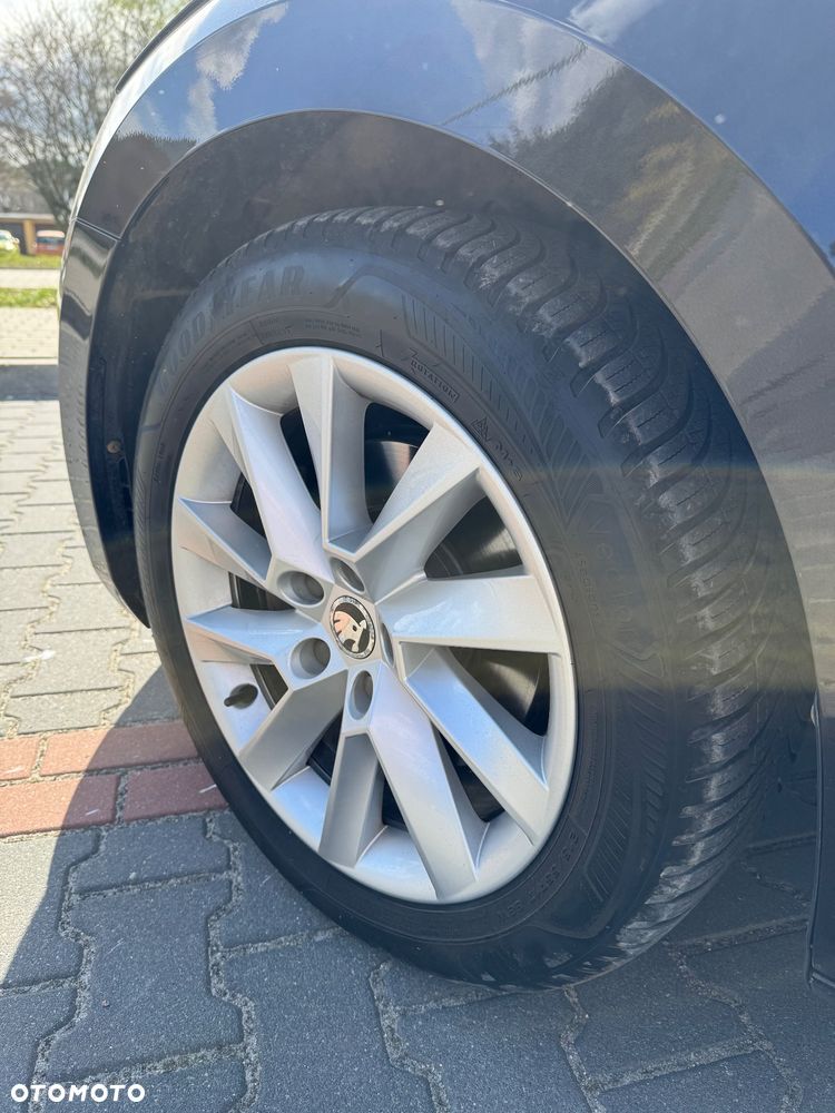 Skoda Superb 2.0 TDI Ambition DSG - 15