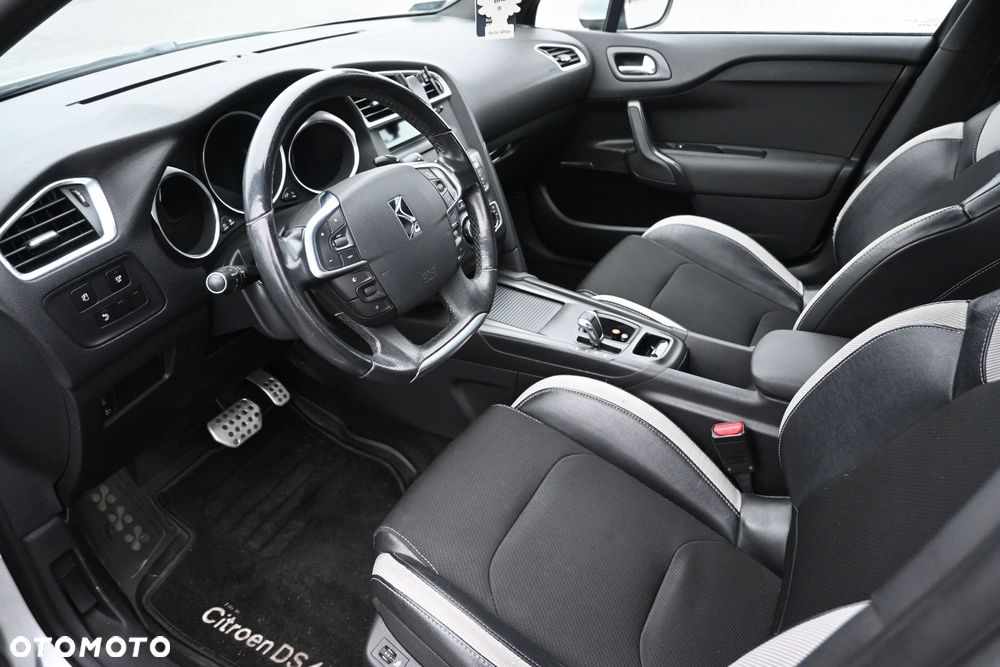 Citroën DS4 THP 155 EGS6 SoChic - 9