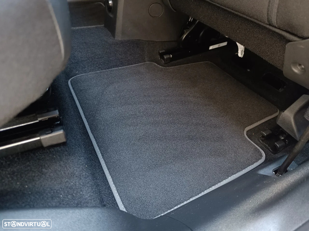 Citroën C3 Aircross 1.2 PureTech Shine EAT6 - 33