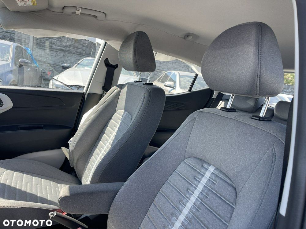 Hyundai i10 - 12