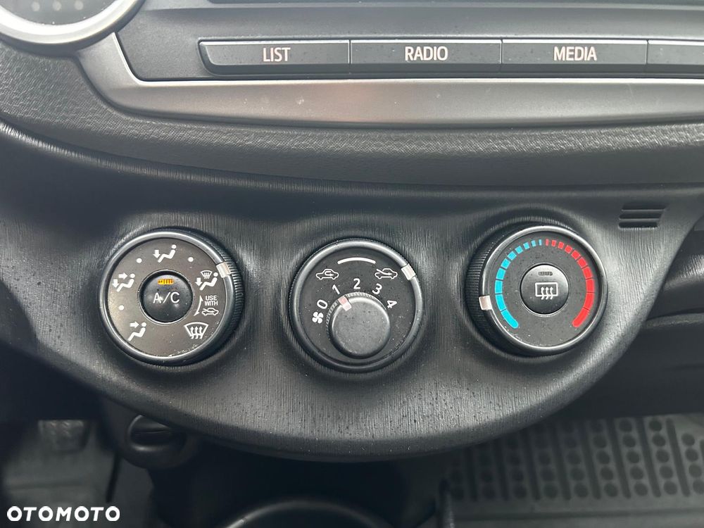 Toyota Yaris - 35