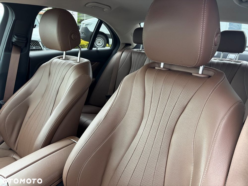 Mercedes-Benz Klasa E 220 d 4-Matic Exclusive - 14