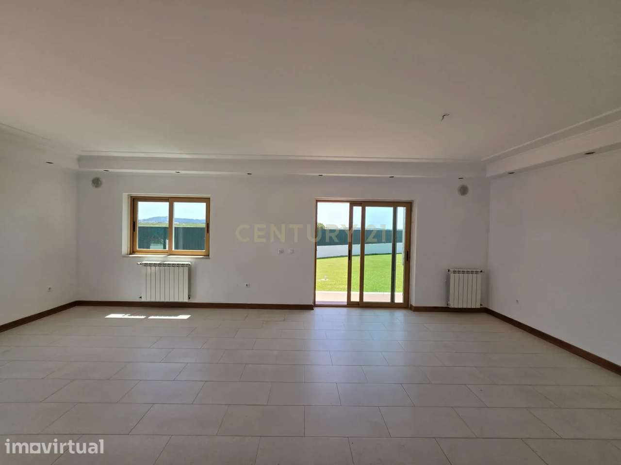 Moradia T3 em Condomínio Privado com Piscina – Vista Desafogada e Gara - Grande imagem: 5/27