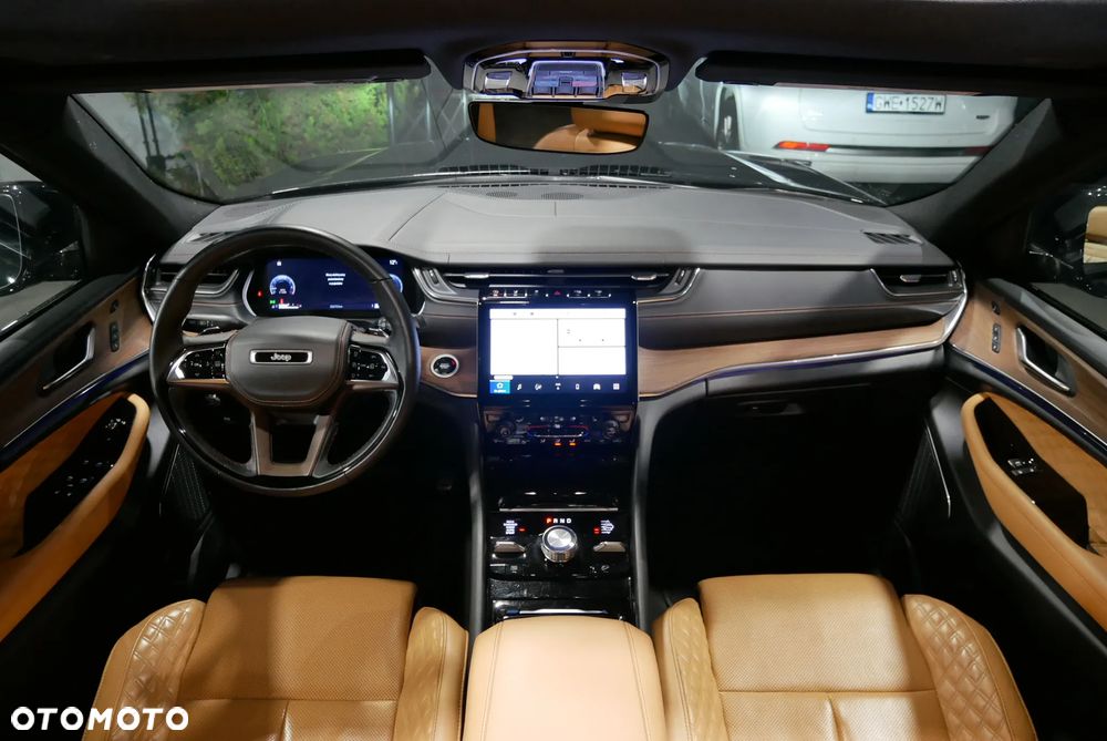 Jeep Grand Cherokee - 18