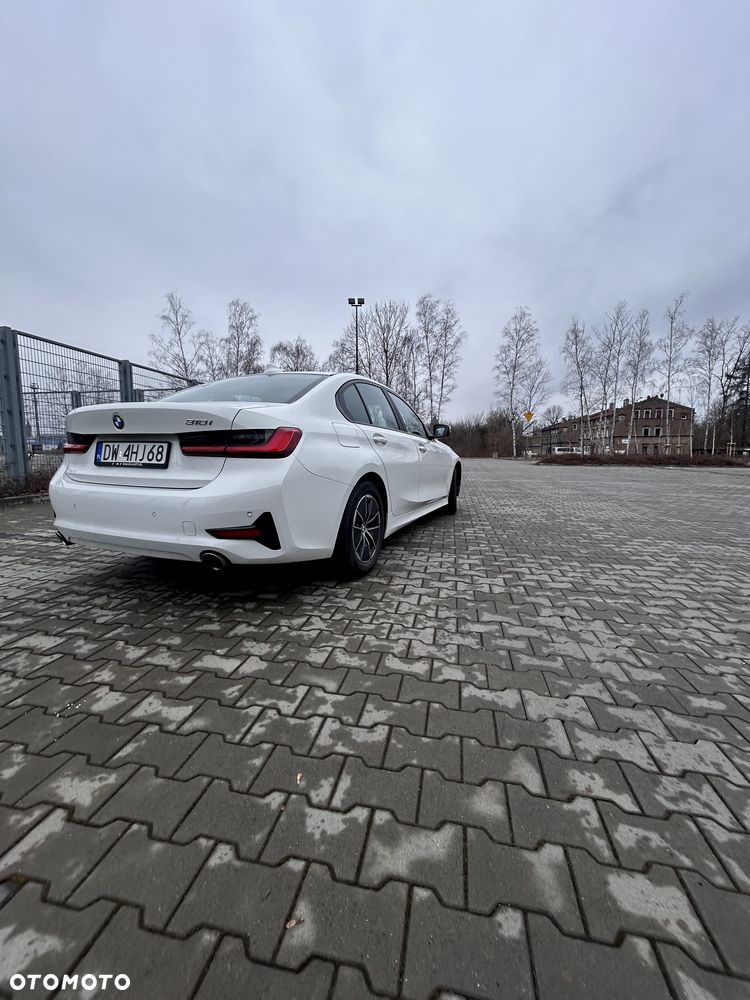 BMW Seria 3 318i - 9