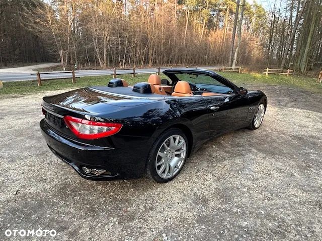 Maserati GranCabrio - 7