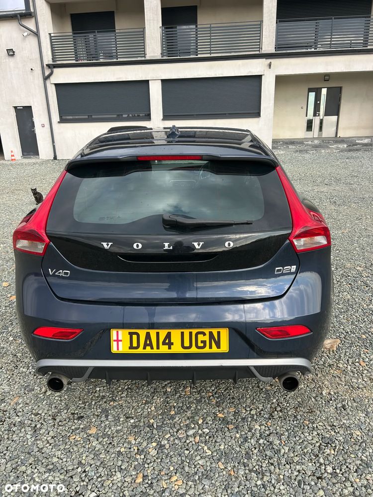 Volvo V40 D2 R Design - 6