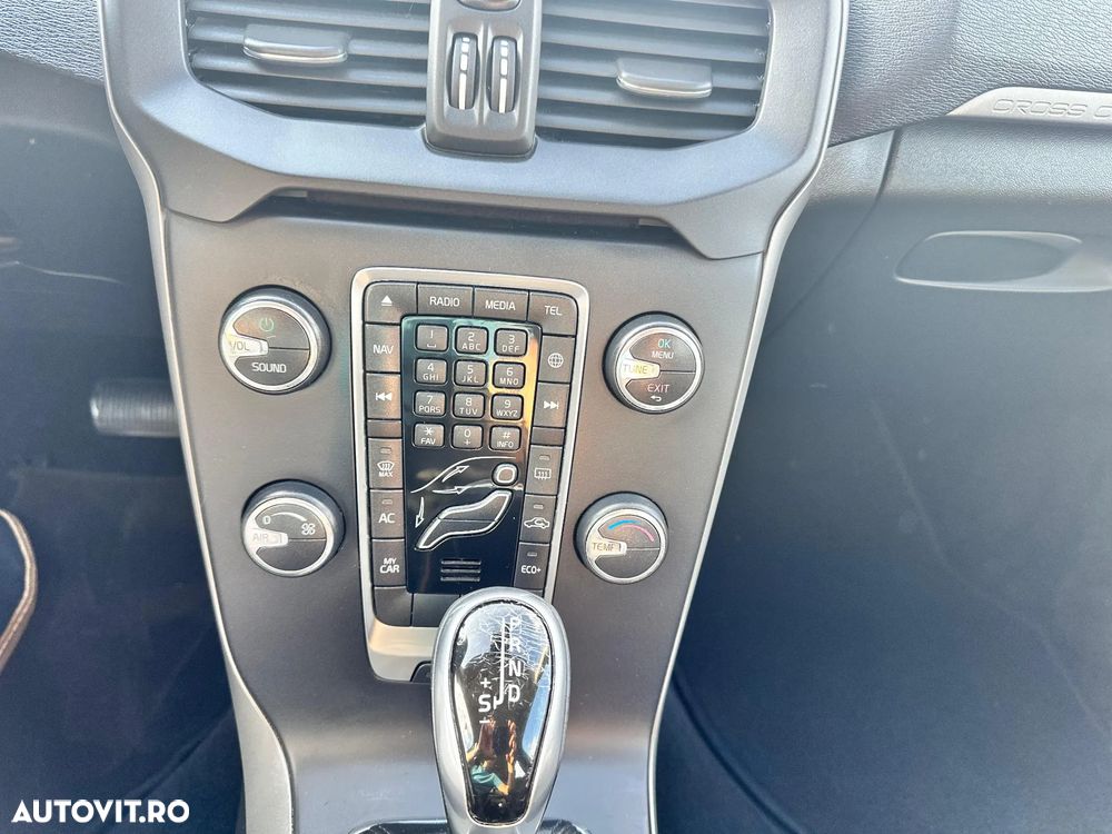 Volvo V40 Cross Country D2 Geartronic Kinetic - 16