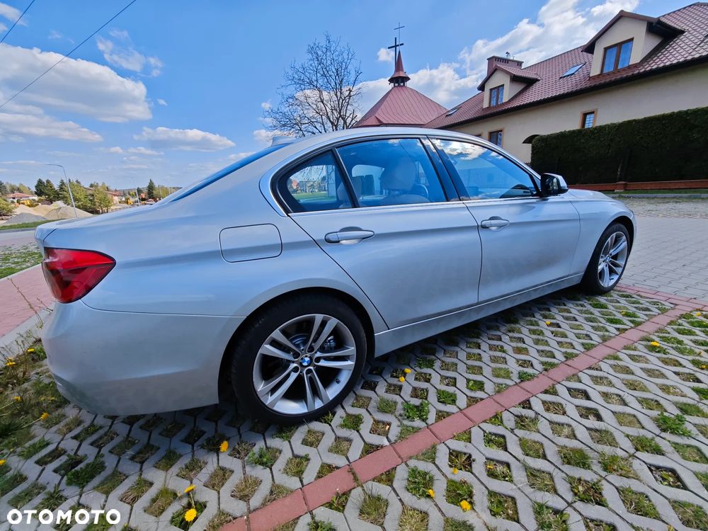 BMW Seria 3 340i xDrive Edition Luxury Line Purity - 9