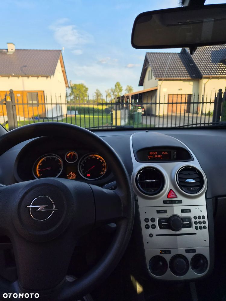 Opel Corsa 1.4 16V Enjoy - 10