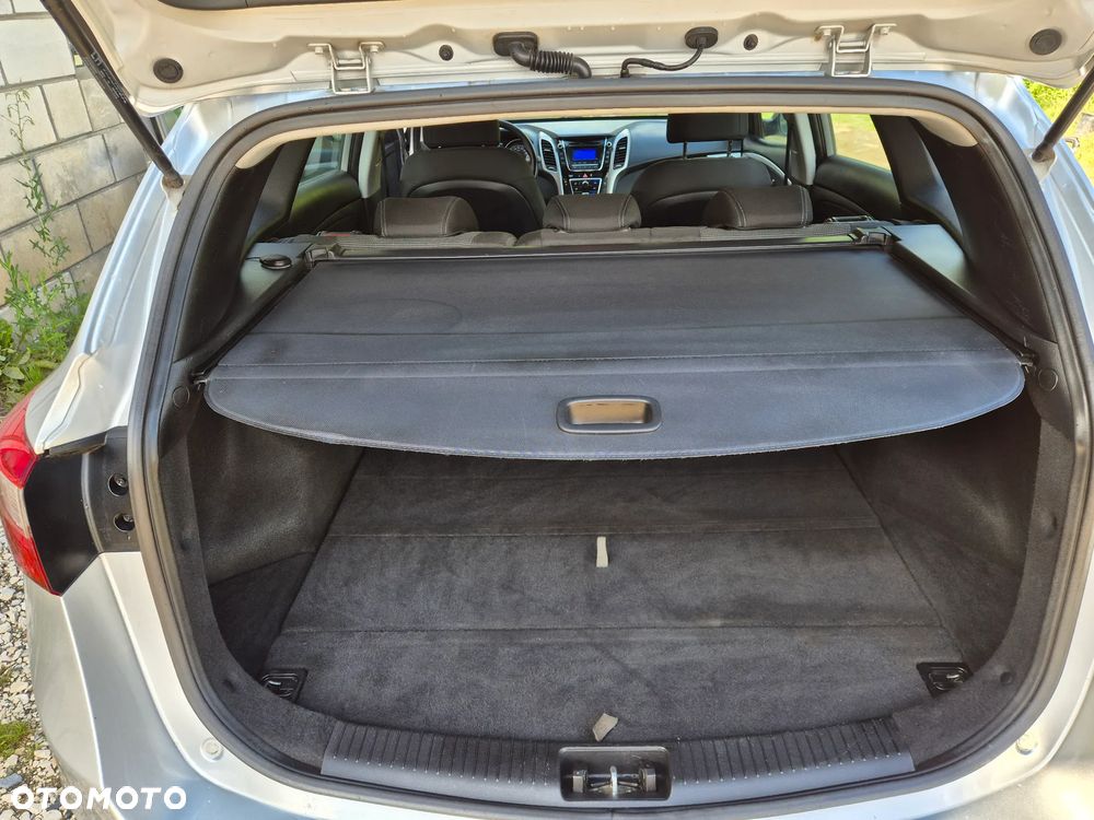 Hyundai i30 blue Kombi 1.6 CRDi Trend - 9