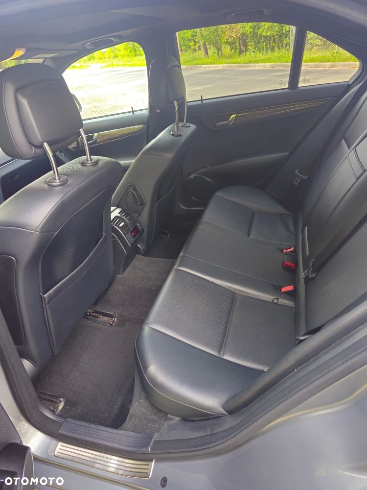 Mercedes-Benz Klasa C 350 4Matic 7G-TRONIC Avantgarde - 12