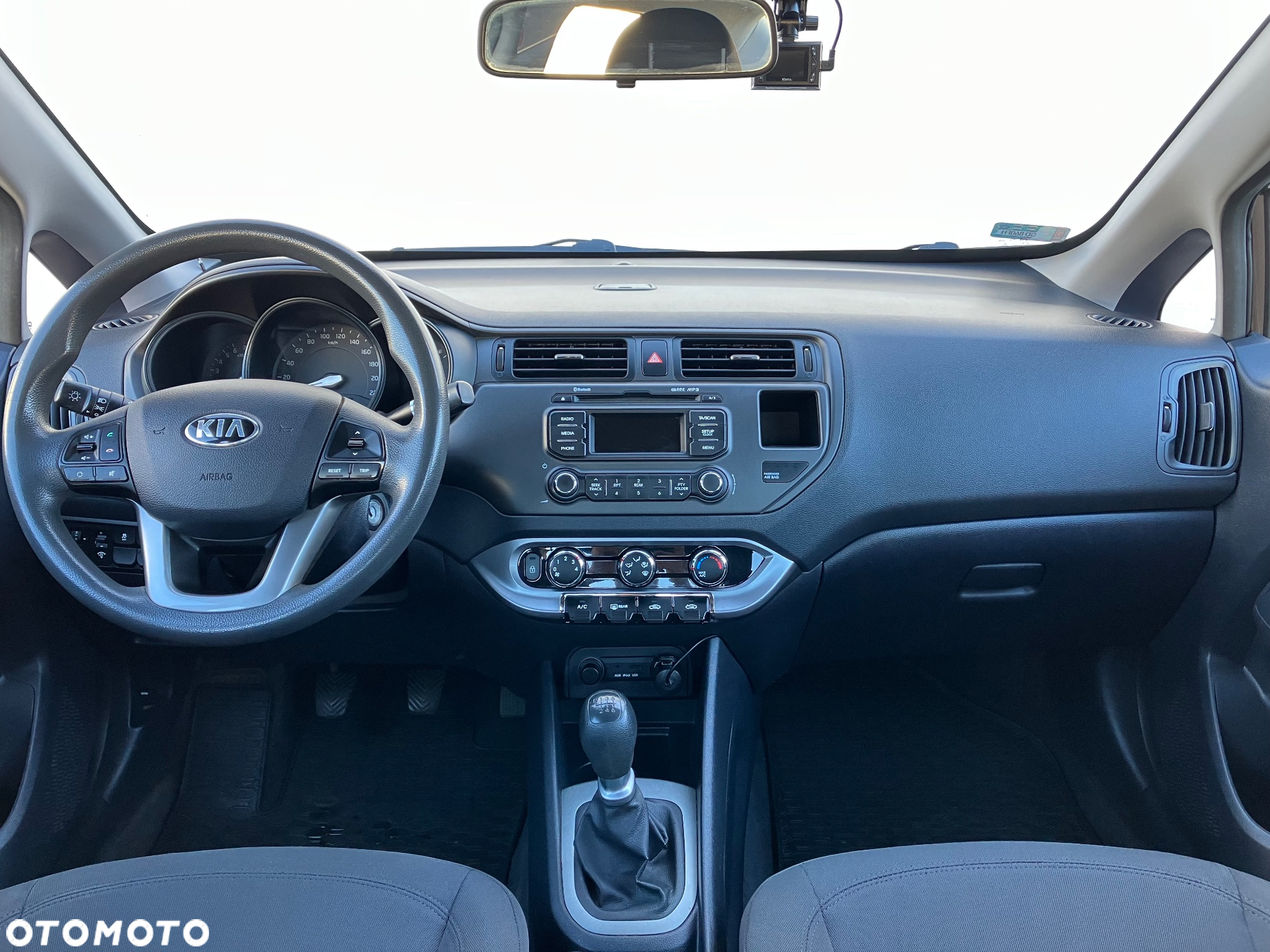 Kia Rio 1.4 M - 8