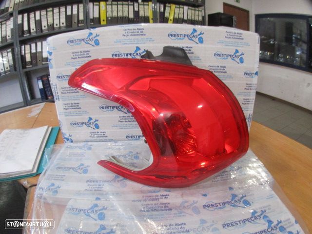 Farol Tras 9678074280 PEUGEOT 2008 2014 1.6HDI 92CV 5P CINZA ESQ ORIGINAL - 1