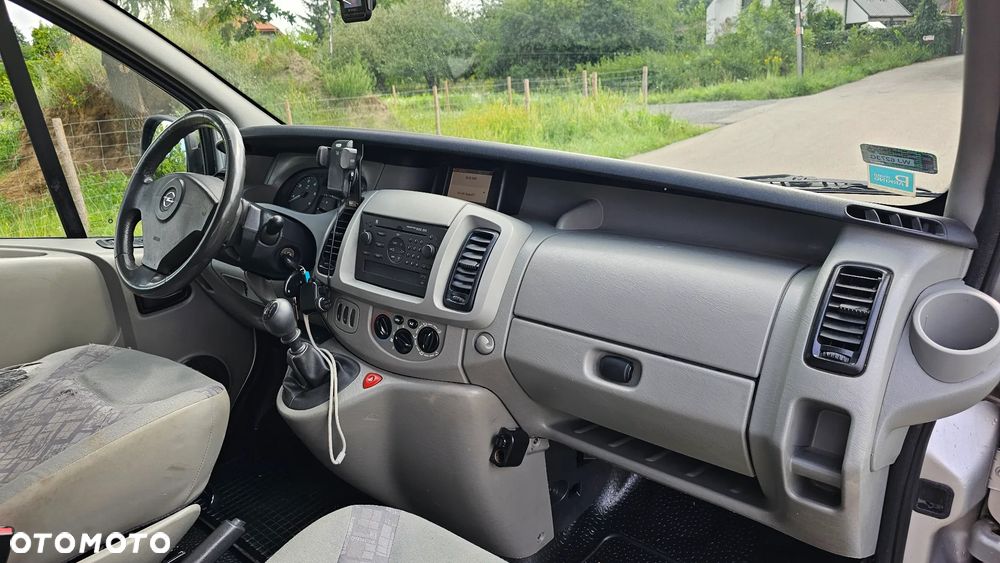 Opel Vivaro - 11
