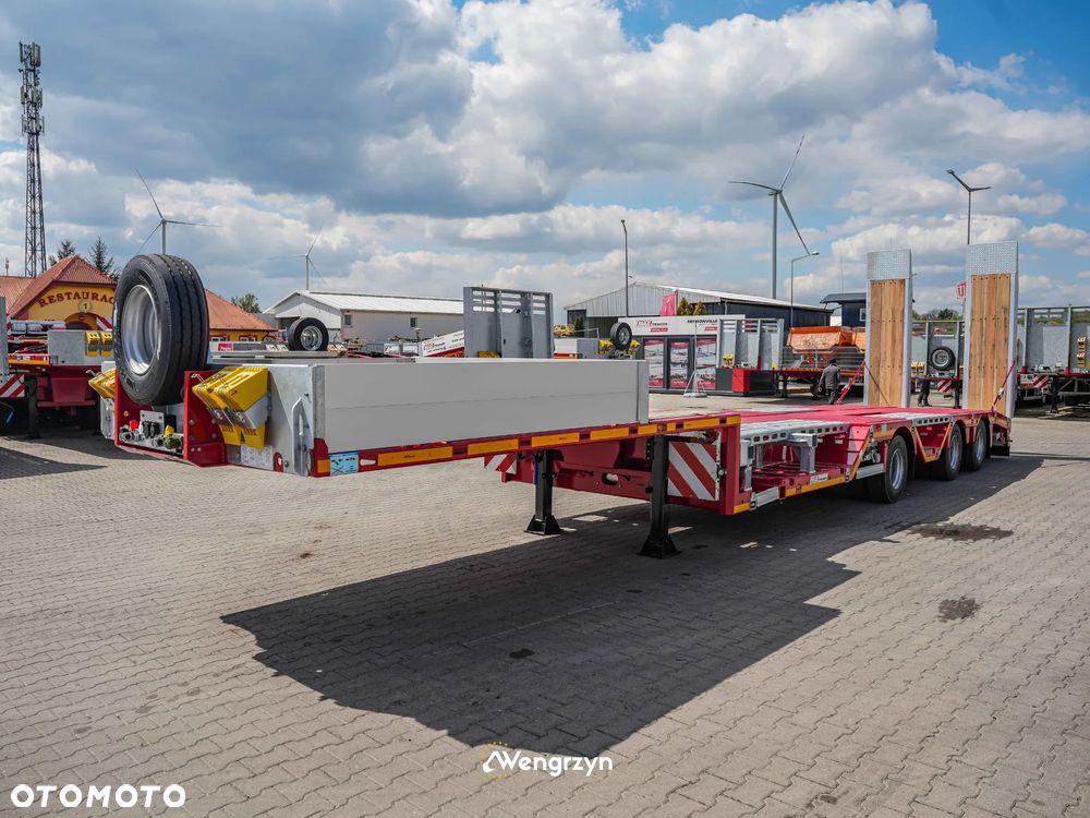 MAX Trailer 3 osiowe semi pod ciągnik lowdeck - 6