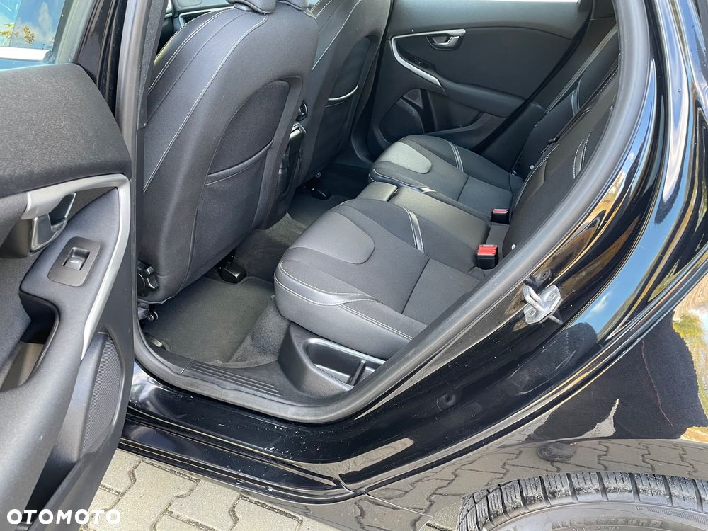 Volvo V40 D2 You - 22