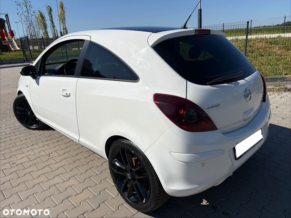 Opel Corsa 1.4 16V Cosmo - 10